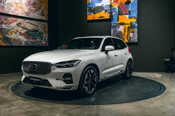 VOLVO XC60 2.0 T8 PHEV ULTRA AWD GEARTRONIC